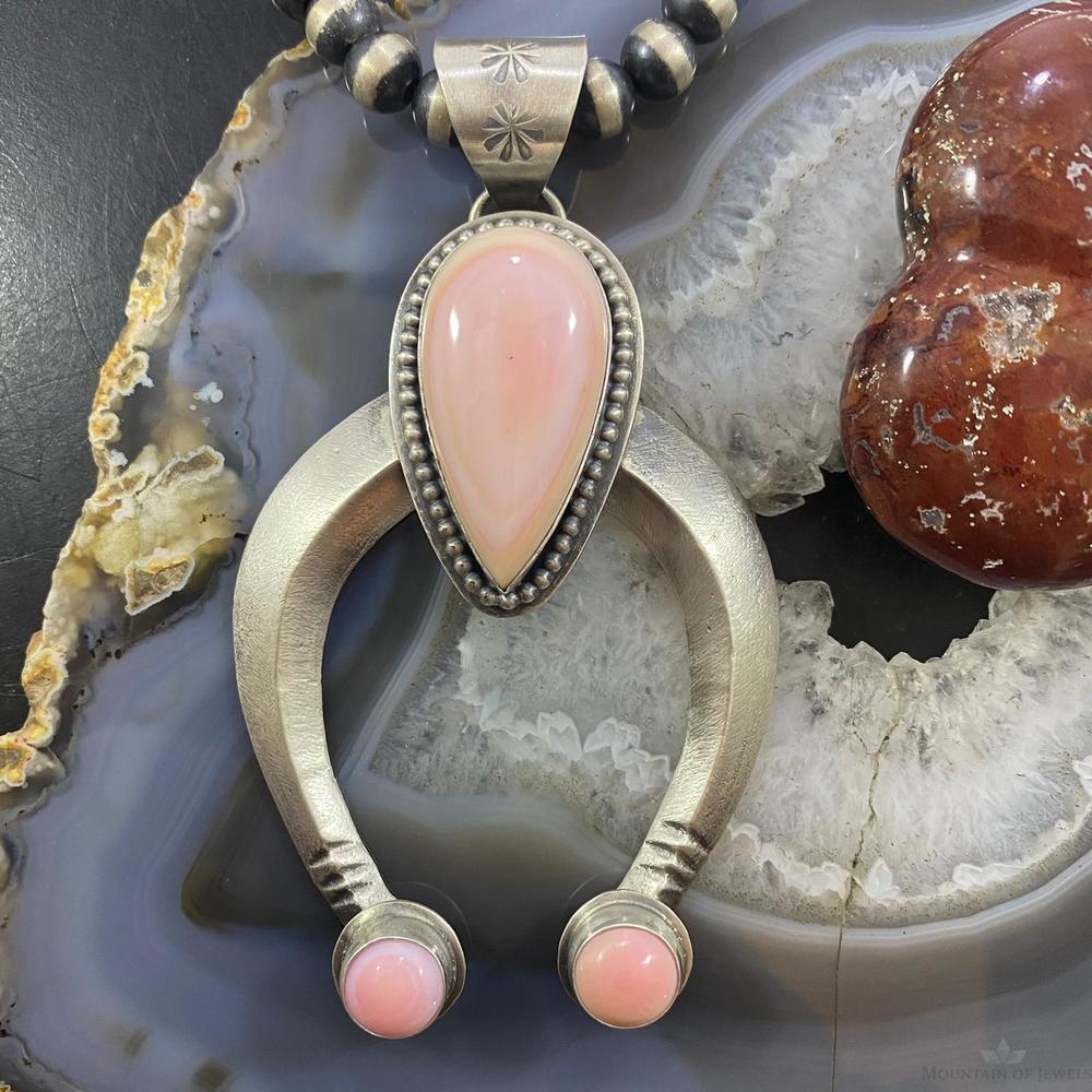 Native American Sterling Silver Teardrop Pink Conch Shell Naja Pendant For Women